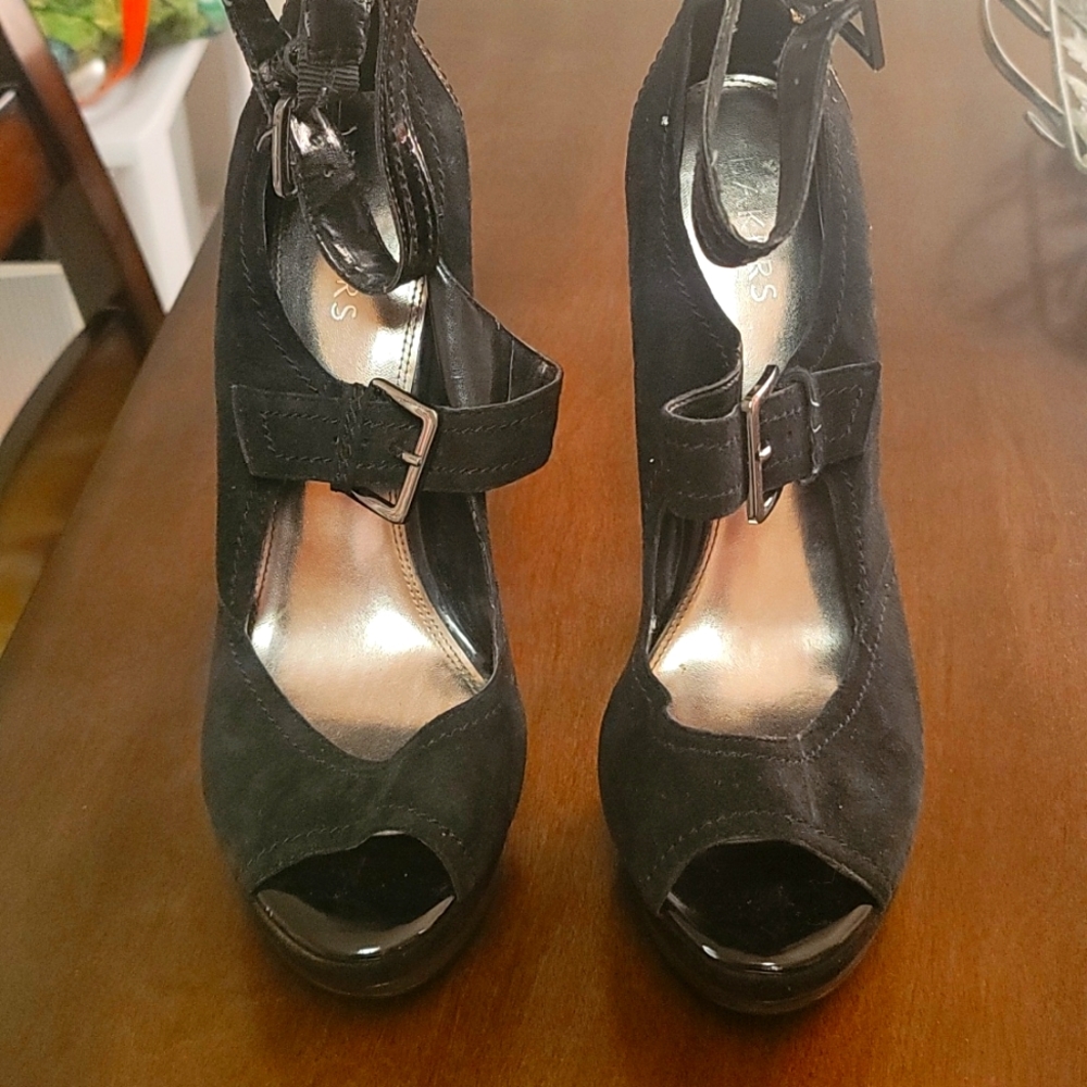 Sexy size 11 black ankle strap and buckle 5 inch heels